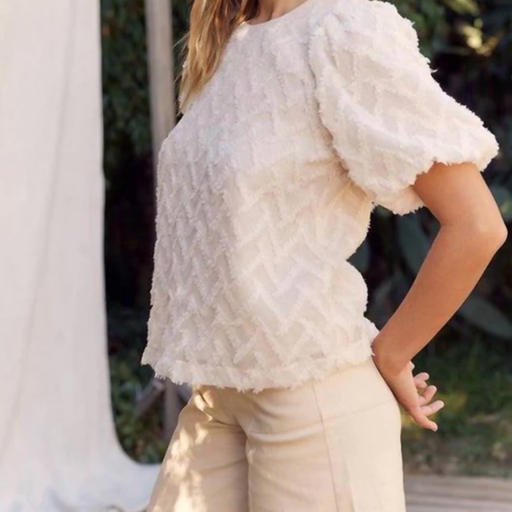 In February Crew Neck Bubble Sleeve Cream Texture Top Sz M Romantic Boho Coastal - Picture 10 of 11
